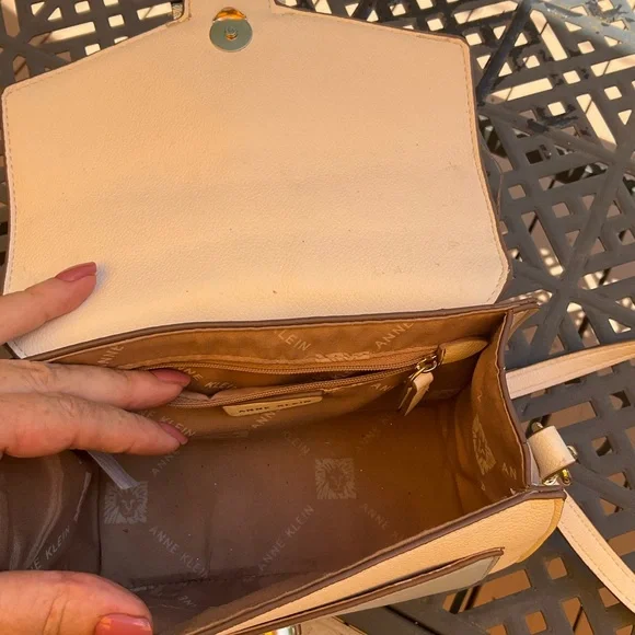 Perfect crossbody purse - Picture 6 of 6